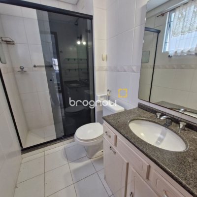 Apartamento com 60m², 2 quartos (sendo 1 suíte), 1 garagem, no bairro Centro em Florianópolis