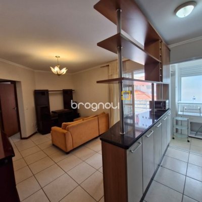 Apartamento com 60m², 2 quartos (sendo 1 suíte), 1 garagem, no bairro Centro em Florianópolis
