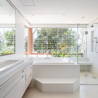 Casa de Condomínio com 563m², 3 quartos (sendo 3 suítes), 4 garagens, no bairro Cacupe em Florianópolis