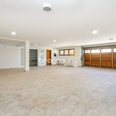 Casa de Condomínio com 563m², 3 quartos (sendo 3 suítes), 4 garagens, no bairro Cacupe em Florianópolis