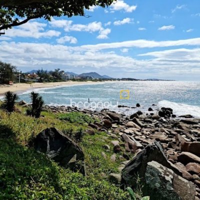 Casa com 184m², 3 quartos (sendo 1 suíte), 1 garagem, no bairro Campeche em Florianópolis