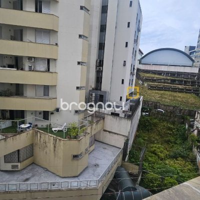 Apartamento com 92m², 3 quartos, 1 garagem, no bairro Centro em Florianópolis