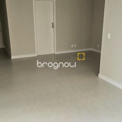Apartamento com 92m², 3 quartos, 1 garagem, no bairro Centro em Florianópolis