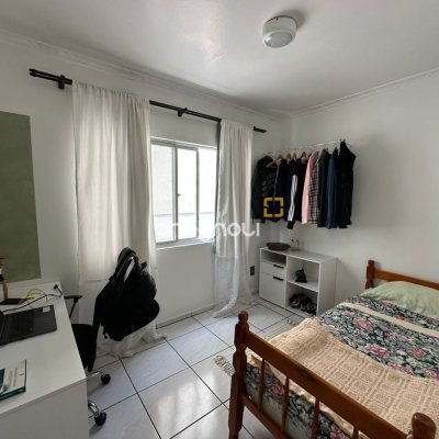 Apartamento com 80m², 3 quartos, 1 garagem, no bairro Ponta de Baixo em São José