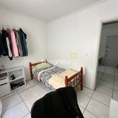 Apartamento com 80m², 3 quartos, 1 garagem, no bairro Ponta de Baixo em São José