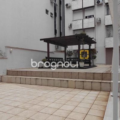 Apartamento com 64m², 2 quartos, 1 garagem, no bairro Centro em Florianópolis