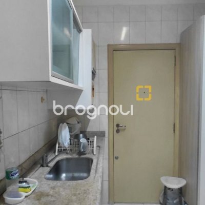 Apartamento com 64m², 2 quartos, 1 garagem, no bairro Centro em Florianópolis