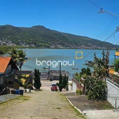 Casa com 316m², 4 quartos (sendo 1 suíte), 2 garagens, no bairro Saco dos Limões em Florianópolis