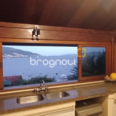 Casa com 316m², 4 quartos (sendo 1 suíte), 2 garagens, no bairro Saco dos Limões em Florianópolis