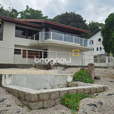 Casa com 316m², 4 quartos (sendo 1 suíte), 2 garagens, no bairro Saco dos Limões em Florianópolis