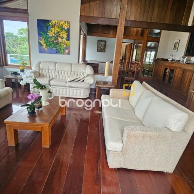 Casa com 316m², 4 quartos (sendo 1 suíte), 2 garagens, no bairro Saco dos Limões em Florianópolis