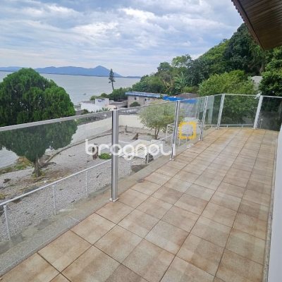 Casa com 316m², 4 quartos (sendo 1 suíte), 2 garagens, no bairro Saco dos Limões em Florianópolis