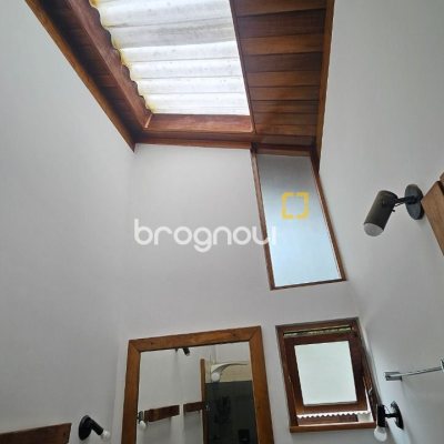Casa com 316m², 4 quartos (sendo 1 suíte), 2 garagens, no bairro Saco dos Limões em Florianópolis
