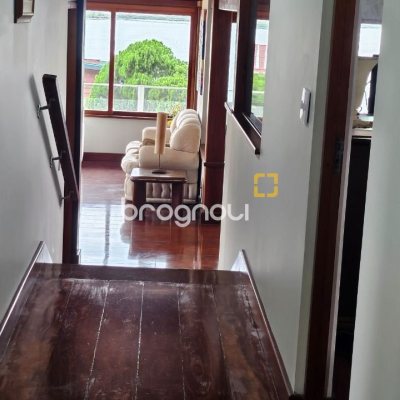 Casa com 316m², 4 quartos (sendo 1 suíte), 2 garagens, no bairro Saco dos Limões em Florianópolis