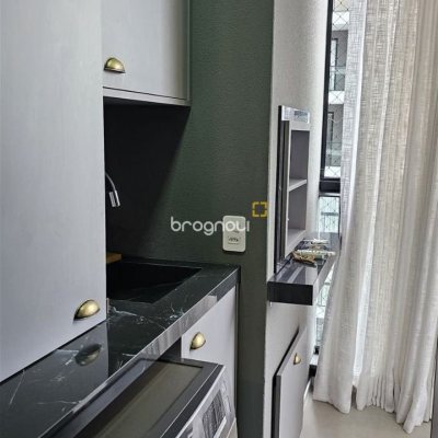Apartamento com 75m², 3 quartos (sendo 1 suíte), 1 garagem, no bairro Areias em São José