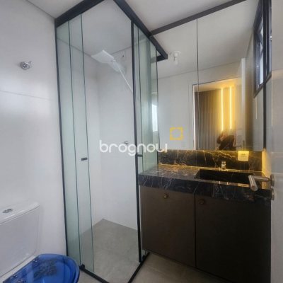 Apartamento com 75m², 3 quartos (sendo 1 suíte), 1 garagem, no bairro Areias em São José