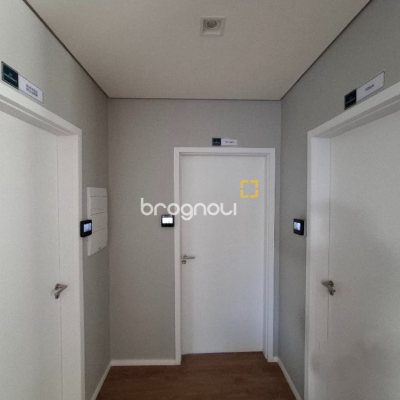 Apartamento com 75m², 3 quartos (sendo 1 suíte), 1 garagem, no bairro Areias em São José