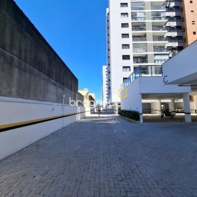 Apartamento com 75m², 3 quartos (sendo 1 suíte), 1 garagem, no bairro Areias em São José