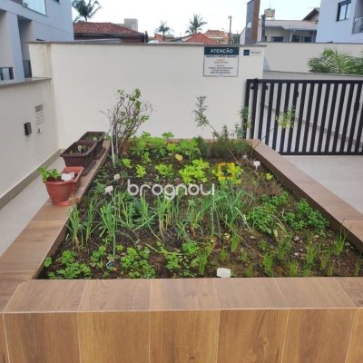 Apartamento com 75m², 3 quartos (sendo 1 suíte), 1 garagem, no bairro Areias em São José