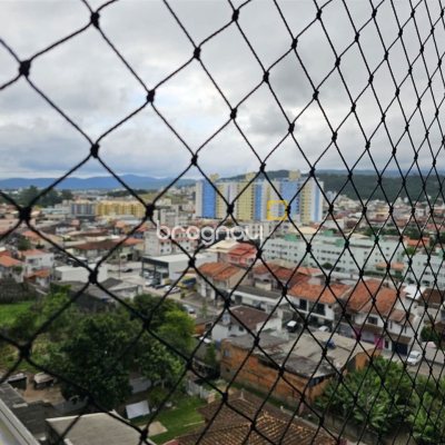 Apartamento com 75m², 3 quartos (sendo 1 suíte), 1 garagem, no bairro Areias em São José