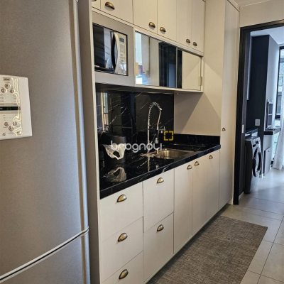 Apartamento com 75m², 3 quartos (sendo 1 suíte), 1 garagem, no bairro Areias em São José