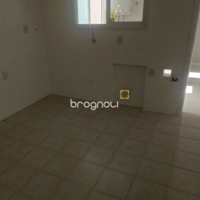 Apartamento com 109m², 3 quartos (sendo 1 suíte), 1 garagem, no bairro Córrego Grande em Florianópolis