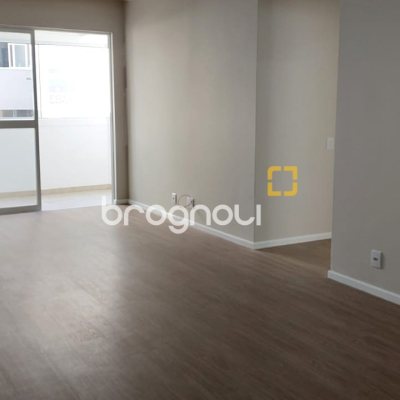 Apartamento com 109m², 3 quartos (sendo 1 suíte), 1 garagem, no bairro Córrego Grande em Florianópolis