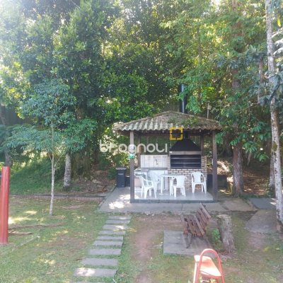 Apartamento com 109m², 3 quartos (sendo 1 suíte), 1 garagem, no bairro Córrego Grande em Florianópolis