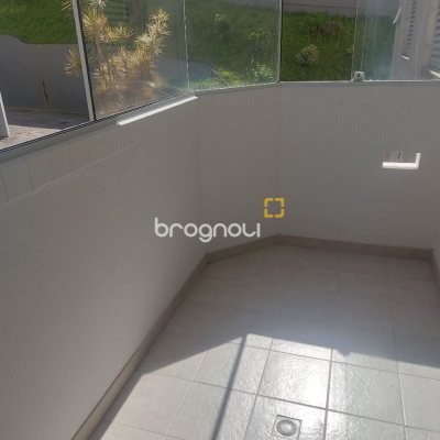 Apartamento com 109m², 3 quartos (sendo 1 suíte), 1 garagem, no bairro Córrego Grande em Florianópolis
