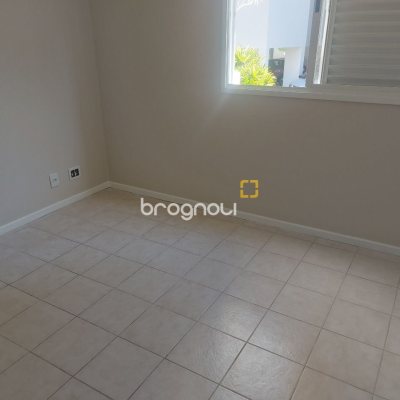 Apartamento com 109m², 3 quartos (sendo 1 suíte), 1 garagem, no bairro Córrego Grande em Florianópolis