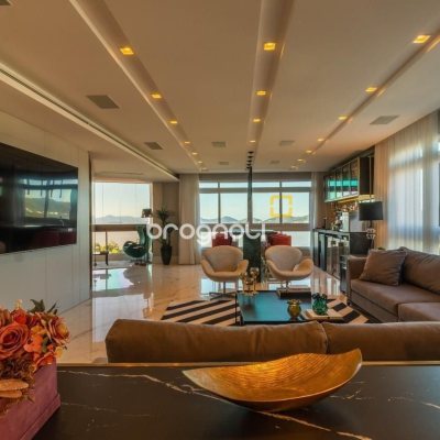 Apartamento com 303m², 3 quartos (sendo 3 suítes), 3 garagens, no bairro Agronômica em Florianópolis