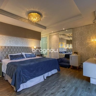 Apartamento com 303m², 3 quartos (sendo 3 suítes), 3 garagens, no bairro Agronômica em Florianópolis
