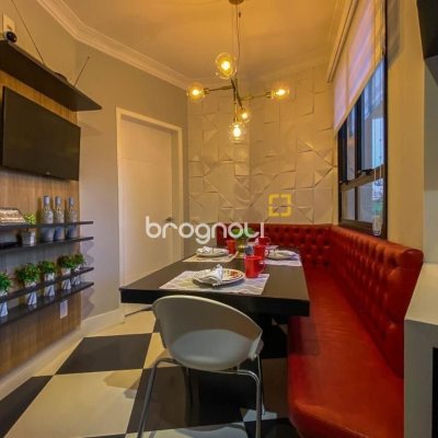 Apartamento com 303m², 3 quartos (sendo 3 suítes), 3 garagens, no bairro Agronômica em Florianópolis