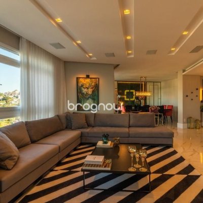 Apartamento com 303m², 3 quartos (sendo 3 suítes), 3 garagens, no bairro Agronômica em Florianópolis
