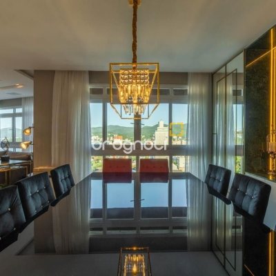 Apartamento com 303m², 3 quartos (sendo 3 suítes), 3 garagens, no bairro Agronômica em Florianópolis