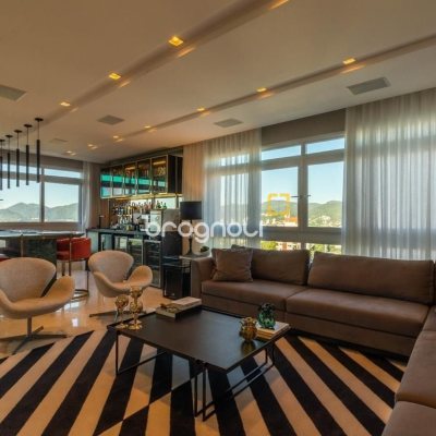 Apartamento com 303m², 3 quartos (sendo 3 suítes), 3 garagens, no bairro Agronômica em Florianópolis