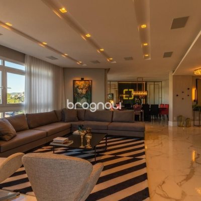 Apartamento com 303m², 3 quartos (sendo 3 suítes), 3 garagens, no bairro Agronômica em Florianópolis
