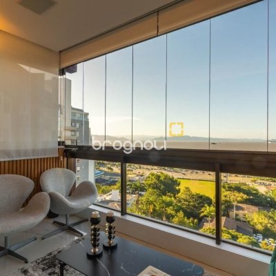 Apartamento com 303m², 3 quartos (sendo 3 suítes), 3 garagens, no bairro Agronômica em Florianópolis