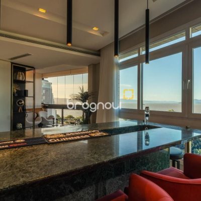 Apartamento com 303m², 3 quartos (sendo 3 suítes), 3 garagens, no bairro Agronômica em Florianópolis