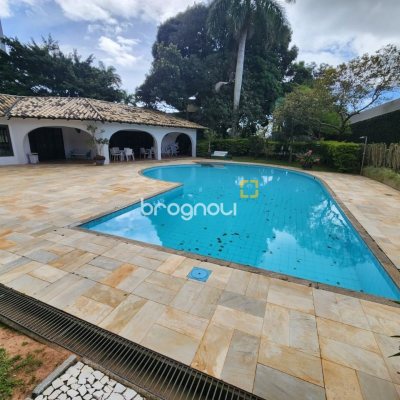 Apartamento com 303m², 3 quartos (sendo 3 suítes), 3 garagens, no bairro Agronômica em Florianópolis