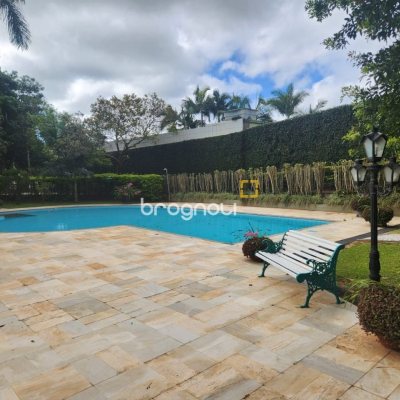 Apartamento com 303m², 3 quartos (sendo 3 suítes), 3 garagens, no bairro Agronômica em Florianópolis