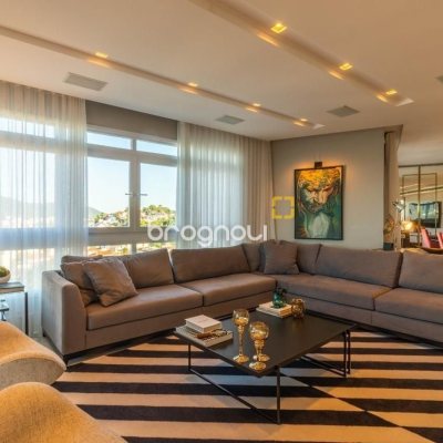 Apartamento com 303m², 3 quartos (sendo 3 suítes), 3 garagens, no bairro Agronômica em Florianópolis