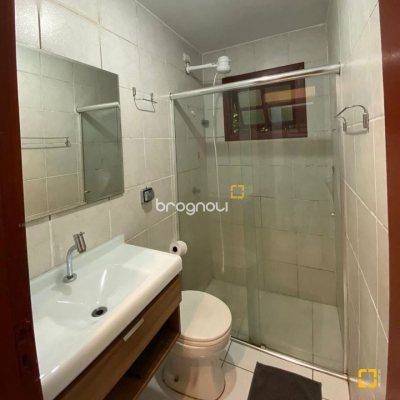 Casa com 200m², 3 quartos (sendo 1 suíte), 4 garagens, no bairro Rio Tavares em Florianópolis