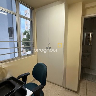 Apartamento com 106m², 3 quartos (sendo 1 suíte), 1 garagem, no bairro Centro em Florianópolis