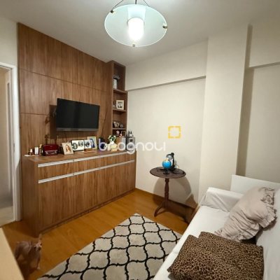Apartamento com 106m², 3 quartos (sendo 1 suíte), 1 garagem, no bairro Centro em Florianópolis