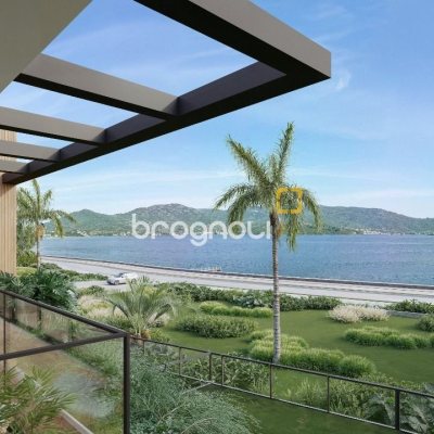 Casa de Condomínio com 316m², 3 quartos (sendo 3 suítes), 4 garagens, no bairro Lagoa da Conceição em Florianópolis