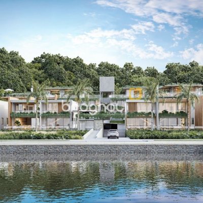 Casa de Condomínio com 316m², 3 quartos (sendo 3 suítes), 4 garagens, no bairro Lagoa da Conceição em Florianópolis