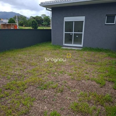 Casa com 93m², 3 quartos (sendo 1 suíte), 1 garagem, no bairro Rio Vermelho em Florianópolis