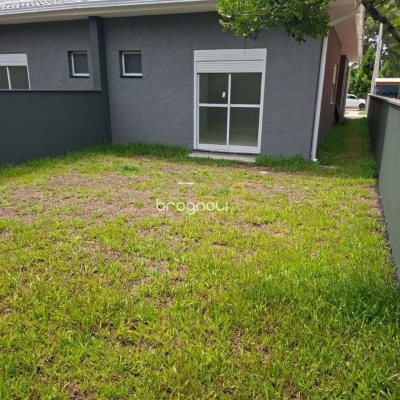 Casa com 93m², 3 quartos (sendo 1 suíte), 1 garagem, no bairro Rio Vermelho em Florianópolis
