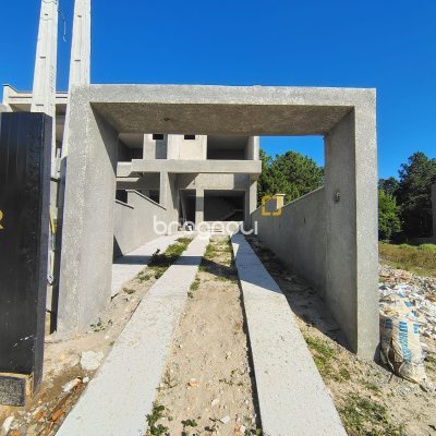 Casa com 107m², 3 quartos (sendo 1 suíte), 2 garagens, no bairro Rio Vermelho em Florianópolis
